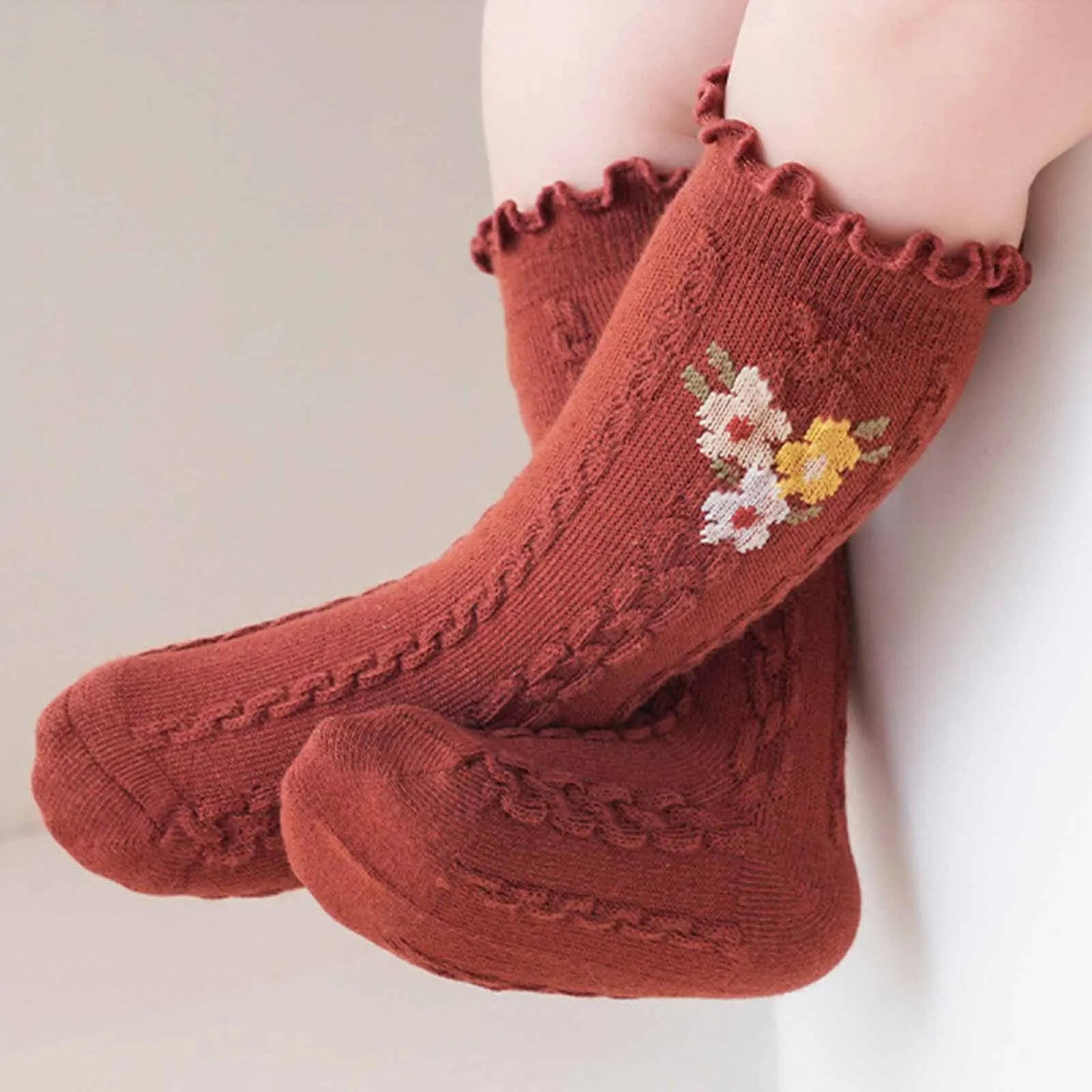 Skarpetki dziewczęce z kwiatowym haftem