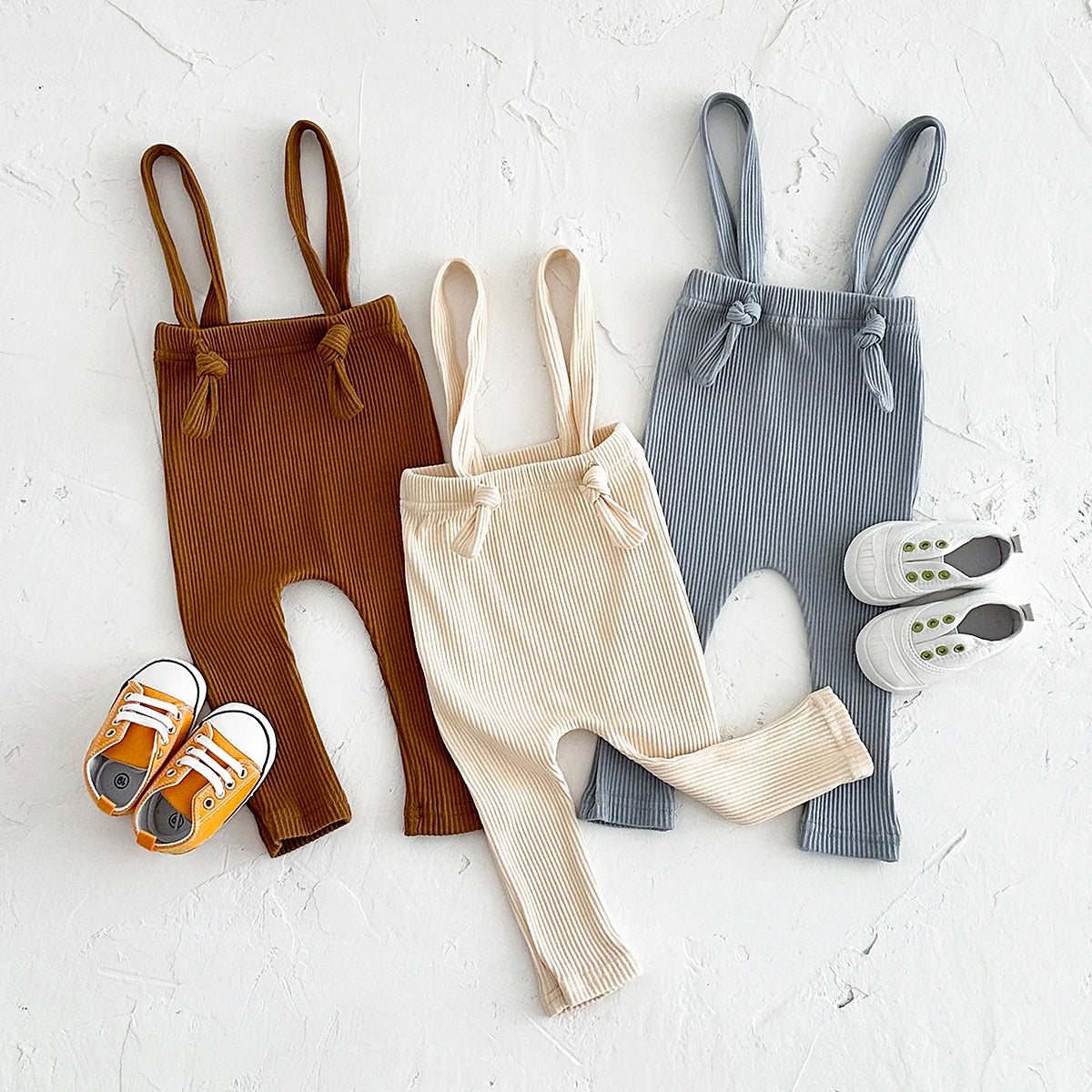 Legginsy dziecięce z prążkowanej dzianiny