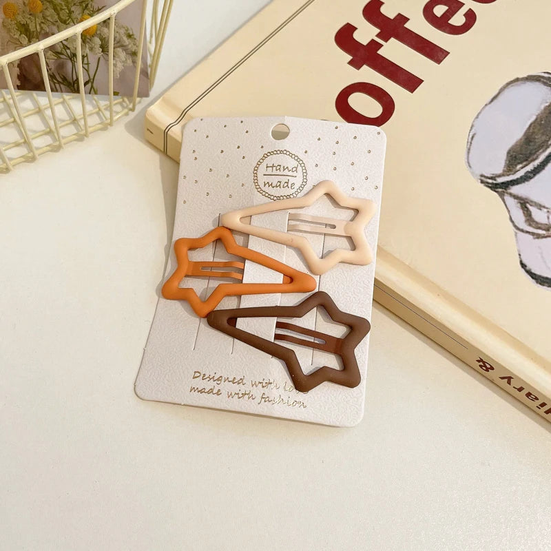 Matowe spinki dla dziewczynek - gwiazdki, serduszka, kwadraty