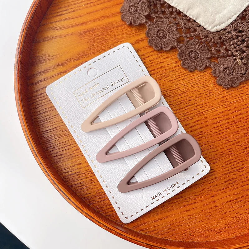 Matowe spinki dla dziewczynek - gwiazdki, serduszka, kwadraty