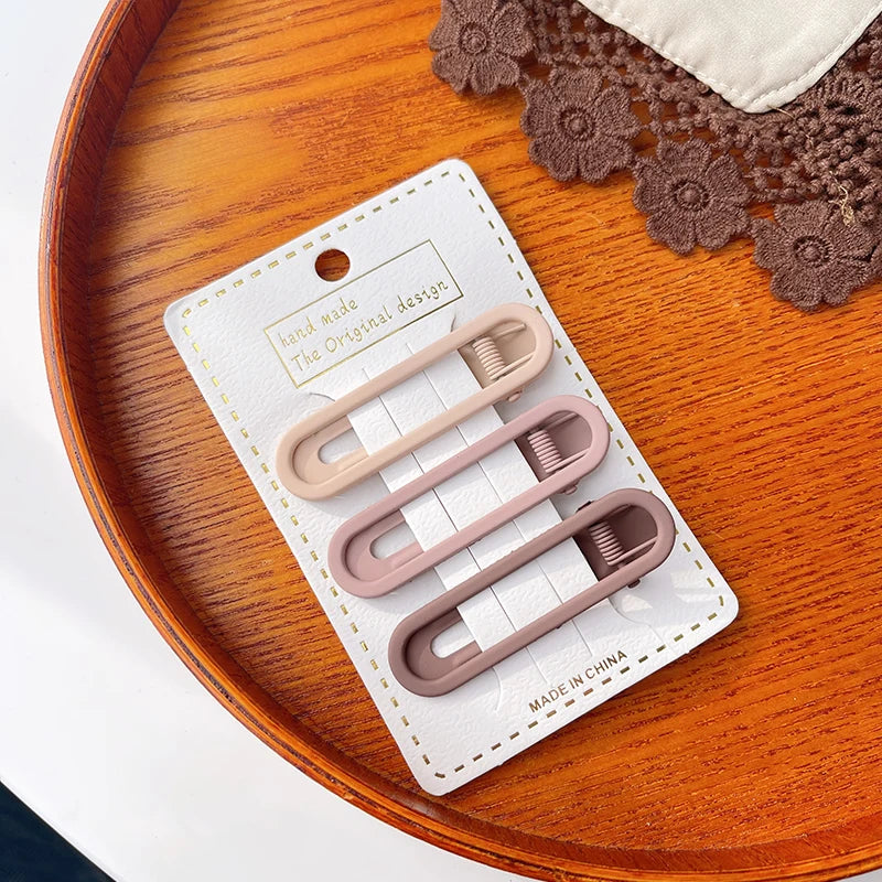 Matowe spinki dla dziewczynek - gwiazdki, serduszka, kwadraty