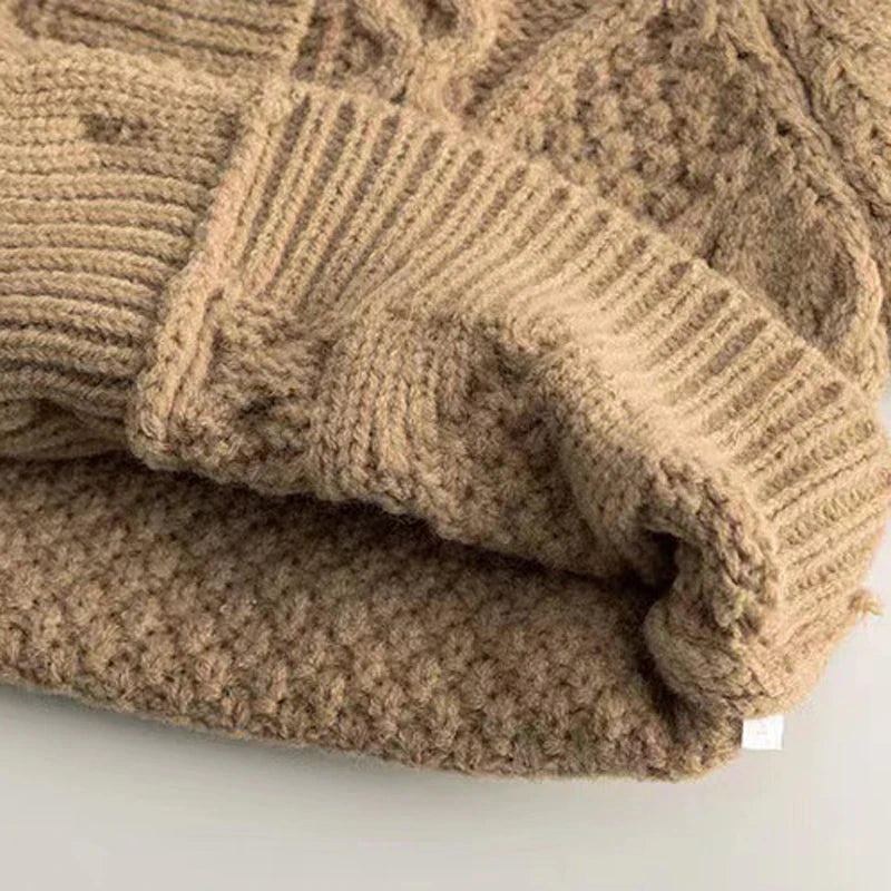 Jesienny kardigan o pięknym splocie z mięsistej bawełny