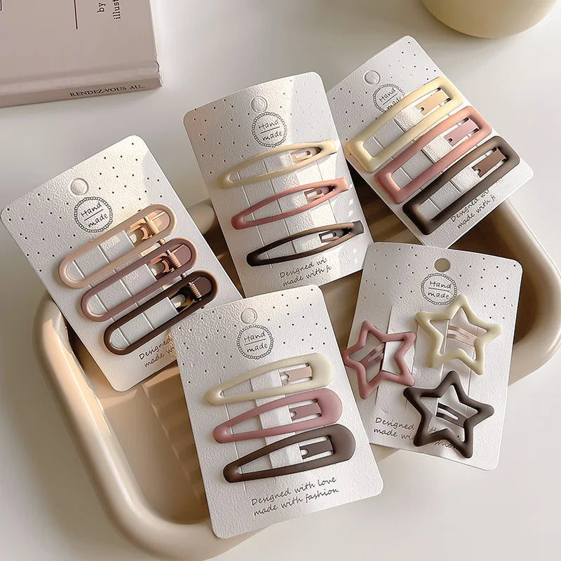 Matowe spinki dla dziewczynek - gwiazdki, serduszka, kwadraty