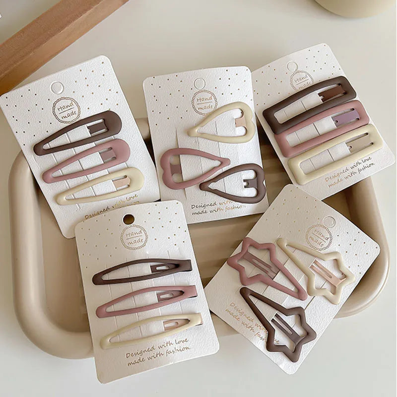 Matowe spinki dla dziewczynek - gwiazdki, serduszka, kwadraty