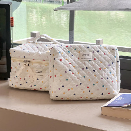 Kosmetyczka organizer pikowana w kolorowe kropki