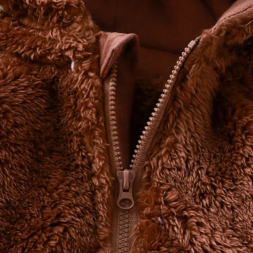 Puchaty kombinezon niemowlęcy z uszkami