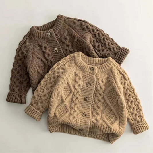 Jesienny kardigan o pięknym splocie z mięsistej bawełny